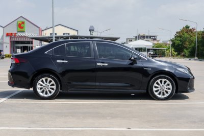 TOYOTA ALTIS 1.8 HV MID AT ปี2020 (1ขณ5106)