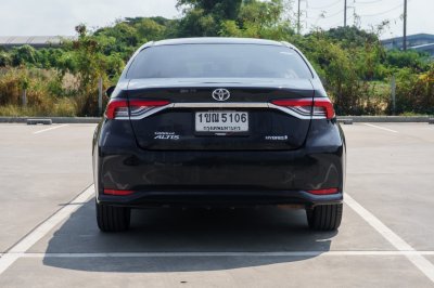 TOYOTA ALTIS 1.8 HV MID AT ปี2020 (1ขณ5106)