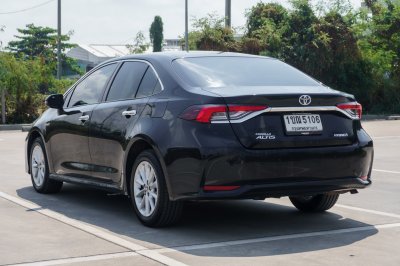 TOYOTA ALTIS 1.8 HV MID AT ปี2020 (1ขณ5106)