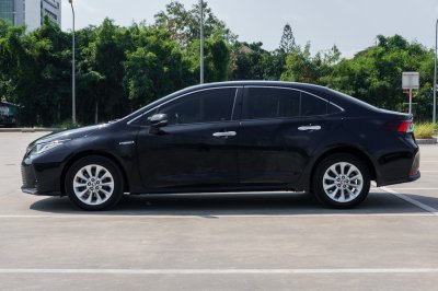 TOYOTA ALTIS 1.8 HV MID AT ปี2020 (1ขณ5106)