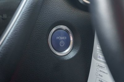 TOYOTA ALTIS 1.8 HV MID AT ปี2020 (1ขณ5106)