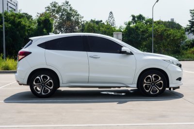 HONDA HR-V 1.8 EL AT ปี2016 (งว4776)