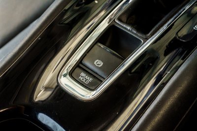 HONDA HR-V 1.8 EL AT ปี2016 (งว4776)