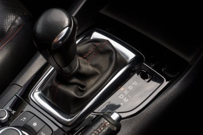 MAZDA 3 2.0 C SPORT AT 2015 จด2016 (7กล8807)