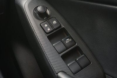 MAZDA 3 2.0 C SPORT AT 2015 จด2016 (7กล8807)