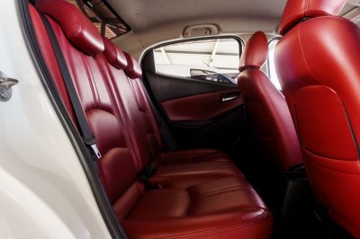 MAZDA 2 1.3 HIGH CONNECT ปี2019 (9กฎ9276)