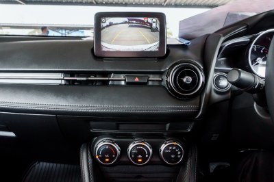 MAZDA 2 1.3 HIGH CONNECT ปี2019 (9กฎ9276)