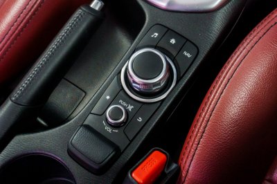 MAZDA 2 1.3 HIGH CONNECT ปี2019 (9กฎ9276)