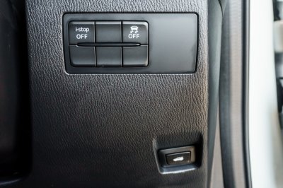 MAZDA 2 1.3 HIGH CONNECT ปี2019 (9กฎ9276)