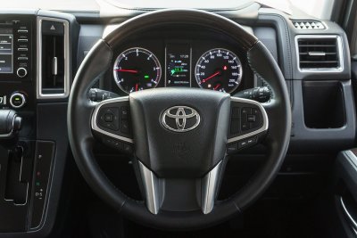 TOYOTA MAJESTY 2.8 PREMIUM AT ปี2019 (1นฌ3282)