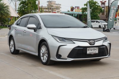 TOYOTA ALTIS 1.8 HV MID AT ปี2020 (9กน6947)