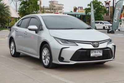 TOYOTA ALTIS 1.8 HV MID AT ปี2019 (9กพ4792)