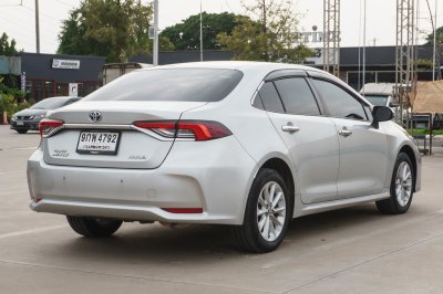 TOYOTA ALTIS 1.8 HV MID AT ปี2019 (9กพ4792)