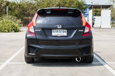 HONDA JAZZ 1.5 S MT ปี2015 จด2016 (5กค5798)