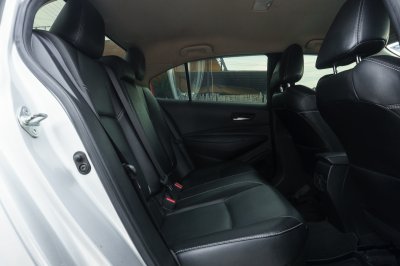 TOYOTA ALTIS 1.8 HV MID AT ปี2019 (9กพ4792)