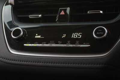 TOYOTA ALTIS 1.8 HV MID AT ปี2020 (9กน6947)