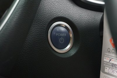 TOYOTA ALTIS 1.8 HV MID AT ปี2020 (9กน6947)