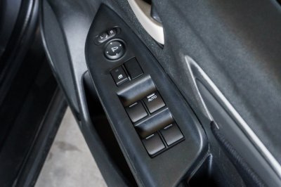 HONDA JAZZ 1.5 S MT ปี2015 จด2016 (5กค5798)