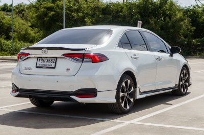 TOYOTA ALTIS 1.8 GR SPORTS ปี2021 (1ขอ3582)