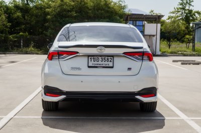 TOYOTA ALTIS 1.8 GR SPORTS ปี2021 (1ขอ3582)