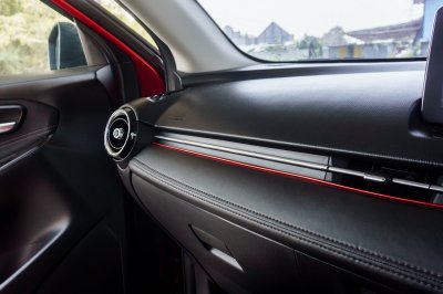 MAZDA 2 1.3 SPORT HIGH CONNECT ปี2018 (กธ4922)