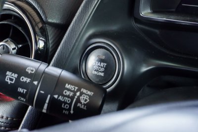 MAZDA 2 1.3 SPORT HIGH CONNECT ปี2018 (กธ4922)