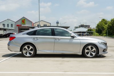 HONDA ACCORD 2.0 E:HEV EL+ AT ปี 2022 (2ขฮ5812)