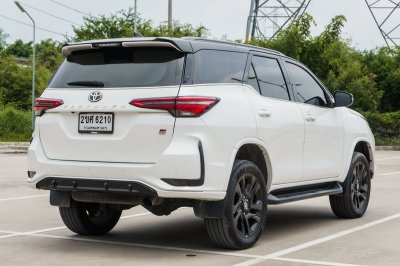 TOYOTA FORTUNER 2.8 GR SPORT 4WD ปี2022 (2ขศ6210)