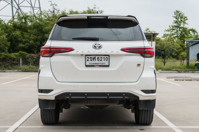 TOYOTA FORTUNER 2.8 GR SPORT 4WD ปี2022 (2ขศ6210)