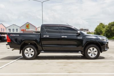 TOYOTA REVO DOUBLECAB 2.4 E PLUS PRERUNNER ปี2019 (9กจ5145)