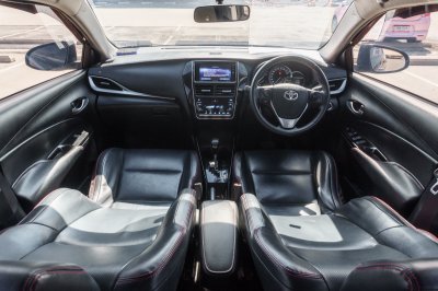 TOYOTA YARIS ATIV 1.2 S+ ปี2019 (8กฮ6513)