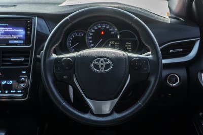 TOYOTA YARIS ATIV 1.2 S+ ปี2019 (8กฮ6513)