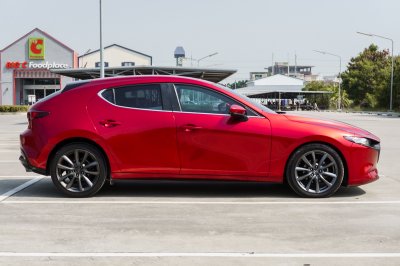 MAZDA 3 2.0 SP SPORT ปี2019 (กธ3270)