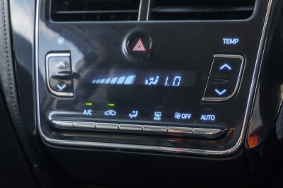 TOYOTA YARIS ATIV 1.2 S+ ปี2019 (8กฮ6513)