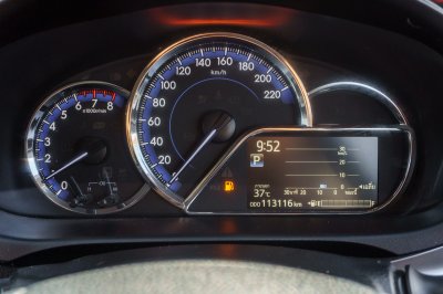 TOYOTA YARIS ATIV 1.2 S+ ปี2019 (8กฮ6513)