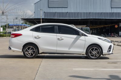 TOYOTA YARIS ATIV 1.2 SPORT ปี2021 (3ขก8731)