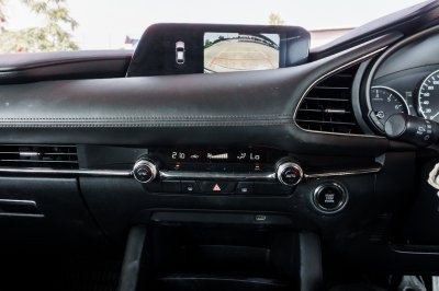 MAZDA 3 2.0 SP SPORT ปี2019 (กธ3270)