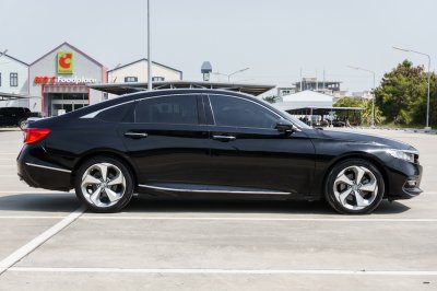 HONDA ACCORD 2.0 HYBRID TECH ปี2020 (กธ8881)