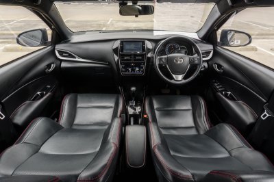 TOYOTA YARIS 1.2 HIGH CROSS ปี2020 (9กย2131)