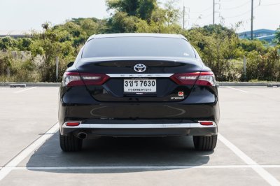 TOYOTA CAMRY 2.5 HEV PREMIUM LUXURY ปี2022 จด2023 (3ขร7630)