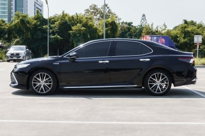 TOYOTA CAMRY 2.5 HEV PREMIUM LUXURY ปี2022 จด2023 (3ขร7630)