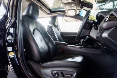 TOYOTA CAMRY 2.5 HEV PREMIUM LUXURY ปี2022 จด2023 (3ขร7630)