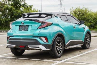TOYOTA CH-R 1.8 HV HI ปี2018 จด2019