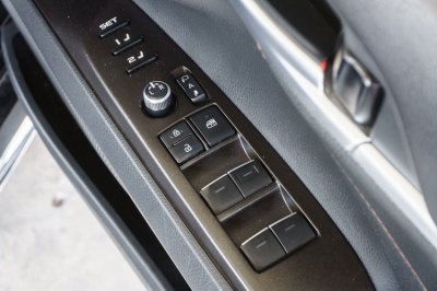 TOYOTA CAMRY 2.5 HEV PREMIUM LUXURY ปี2022 จด2023 (3ขร7630)