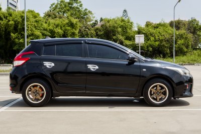 TOYOTA YARIS 1.2 J AT ปี 2015 (4กต6983)
