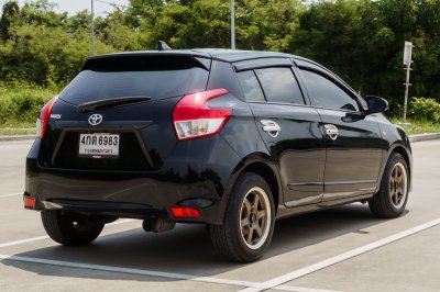 TOYOTA YARIS 1.2 J AT ปี 2015 (4กต6983)