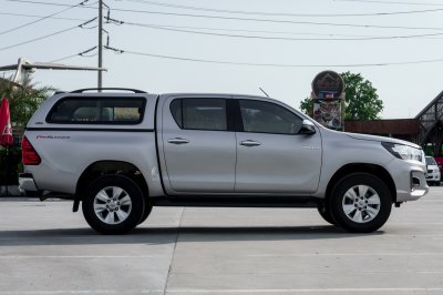 TOYOTA REVO DOUBLE CAB 2.4 PRERUNNER E AT ปี2020 (9กม2473)