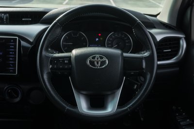 TOYOTA REVO DOUBLE CAB 2.4 PRERUNNER E AT ปี2020 (9กม2635)