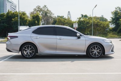 TOYOTA CAMRY 2.5 HEV PREMIUM ปี2022 (3ขน9472)
