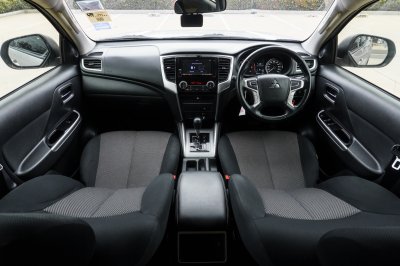 MITSUBISHI TRITON 2.4 GLS PLUS CAB4 AT ปี 2020 (1ขภ1474)